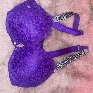 3 Victoria secret bras!